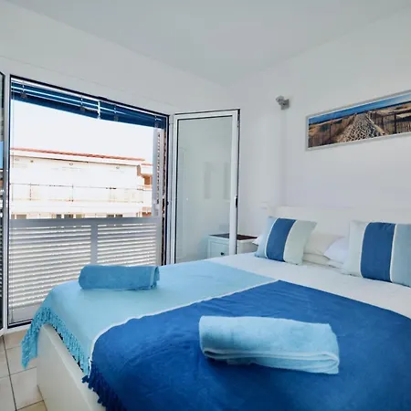Apartment Arlene Cosy Minutes From The